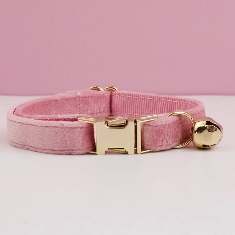 Luxury velvet cat collar with bow tie from Furvio Shop, featuring a soft velvet strap and decorative bow for stylish feline accessories.