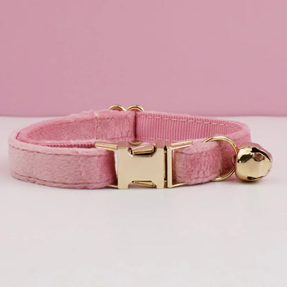 Luxury velvet cat collar with bow tie from Furvio Shop, featuring a soft velvet strap and decorative bow for stylish feline accessories.