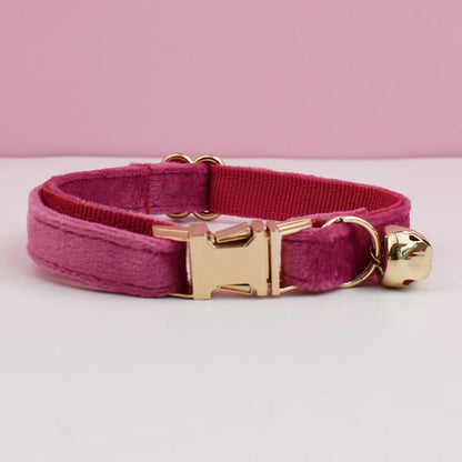Luxurious velvet cat collar with a bow tie by Furvio Shop, featuring a soft velvet strap and decorative bow for stylish feline accessories.